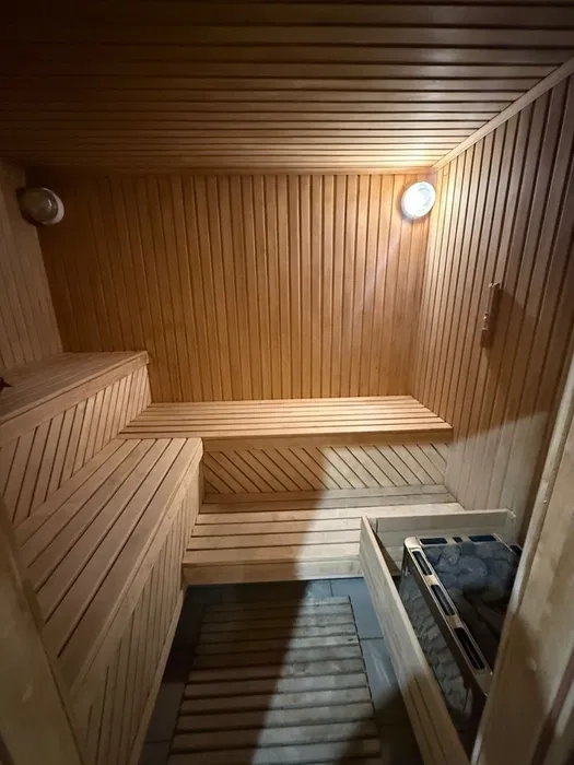 Приватний будинок з басейном, 3 поверхи, 472 м² — 14