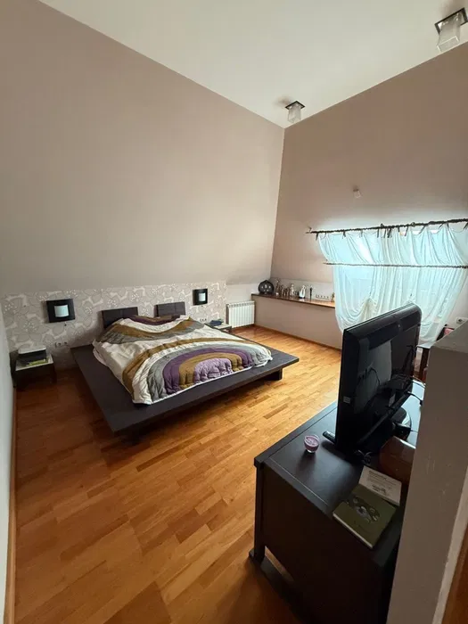 Приватний будинок з басейном, 3 поверхи, 472 м² — 4
