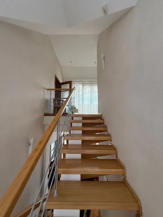 Приватний будинок з басейном, 3 поверхи, 472 м² — 7