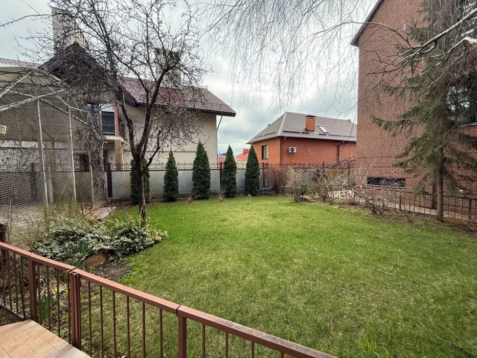 Приватний будинок з басейном, 3 поверхи, 472 м² — 8