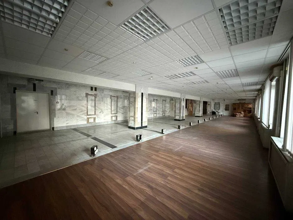 Приміщення 424 м² в центрі під банк, депозитарій, фінустанову — 3